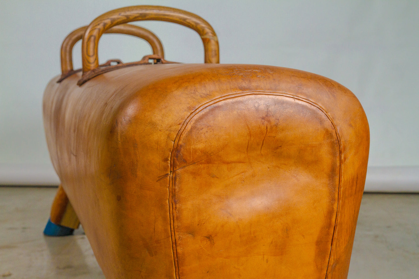 Vintage 1930s Leather Gym Bench with handels – Restored Pommel Horse from Czechoslovakia