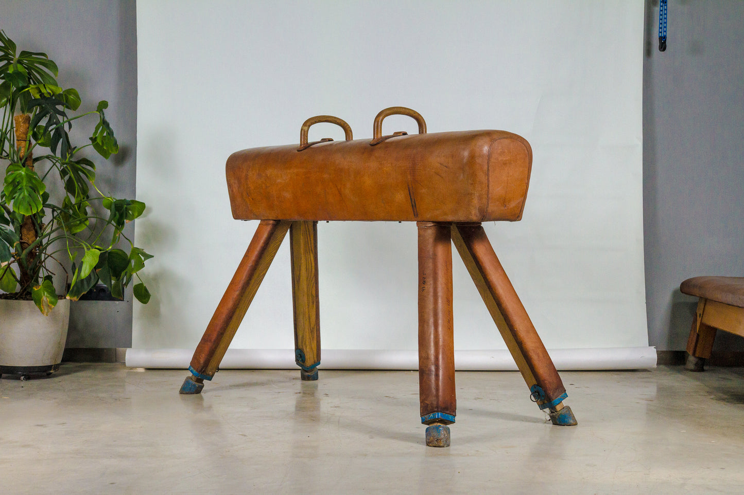 Vintage 1930s Leather Gym Bench with handels – Restored Pommel Horse from Czechoslovakia