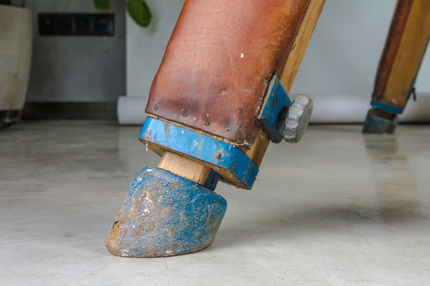 Vintage 1930s Leather Gym Bench with handels – Restored Pommel Horse from Czechoslovakia