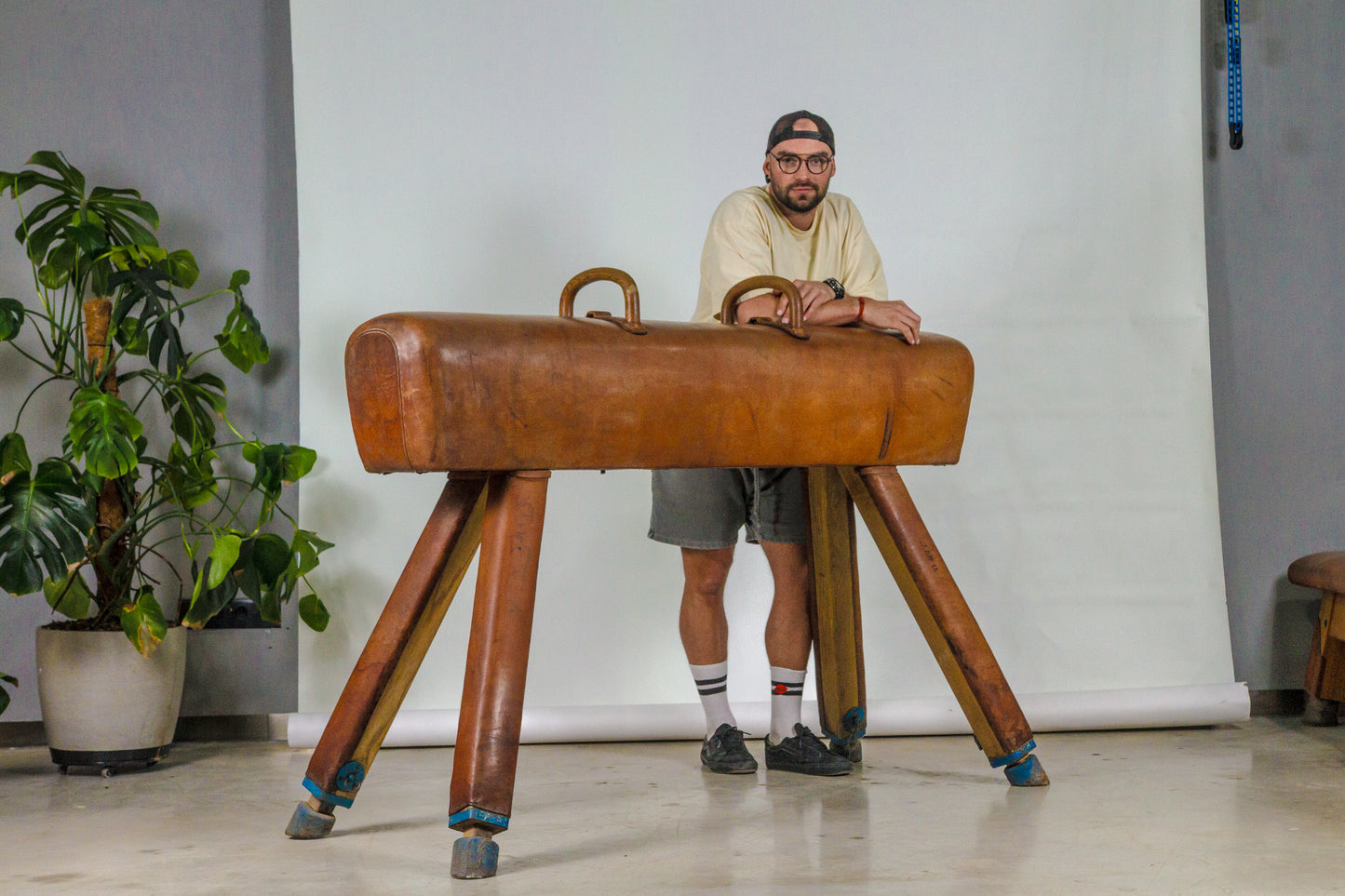 Vintage 1930s Leather Gym Bench with handels – Restored Pommel Horse from Czechoslovakia