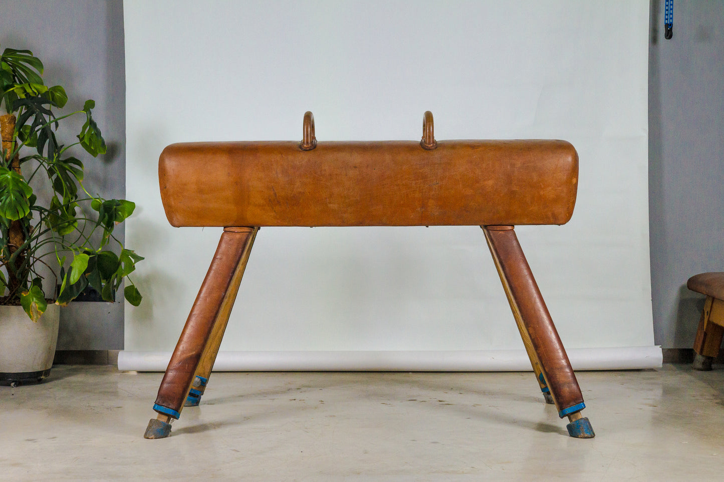 Vintage 1930s Leather Gym Bench with handels – Restored Pommel Horse from Czechoslovakia